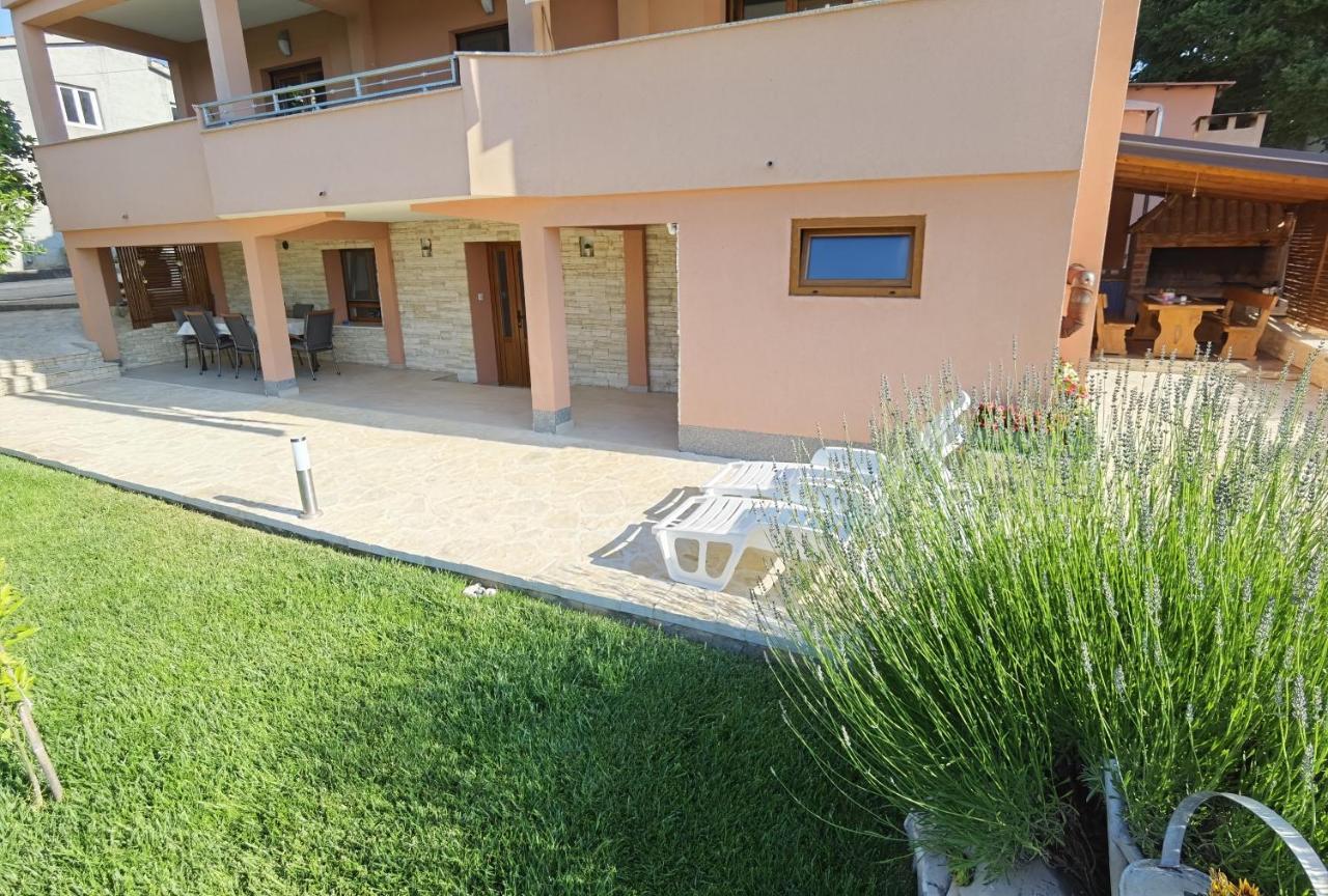 Ferienwohnung Apartman Bura Posedarje Exterior foto