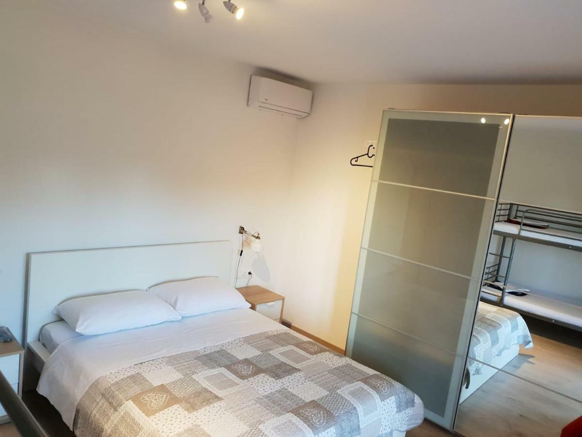 Ferienwohnung Apartman Bura Posedarje Exterior foto