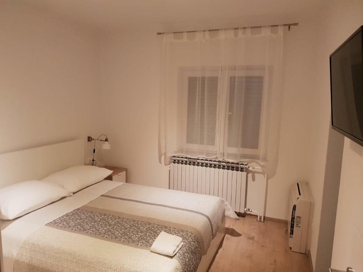 Ferienwohnung Apartman Bura Posedarje Exterior foto